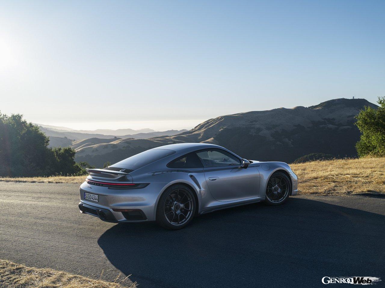 世界限定1974台が製造される、「ポルシェ911 ターボ 50イヤーズ」のエクステリア。