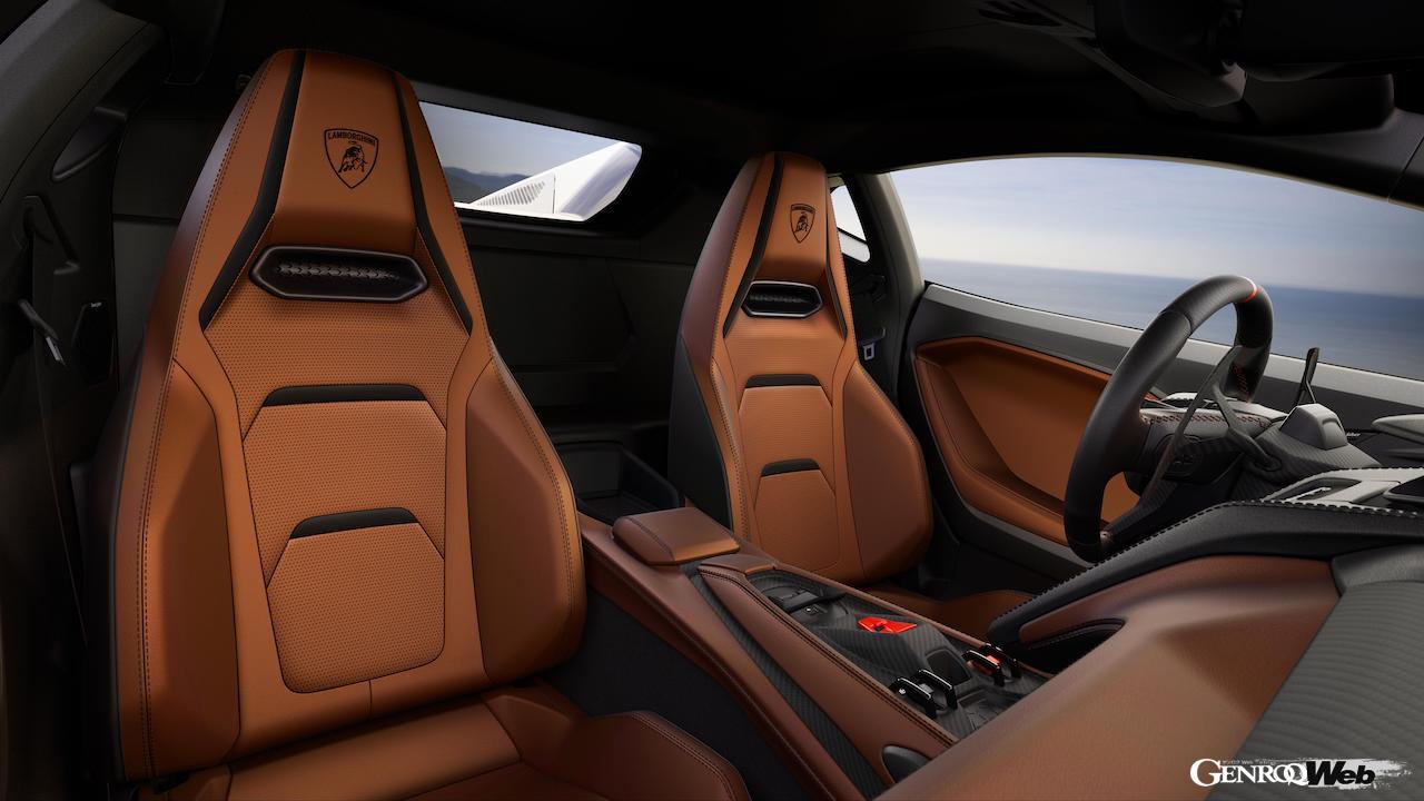 ハイブリッドパワートレインを搭載する「ランボルギーニ テメラリオ」のコクピット。
