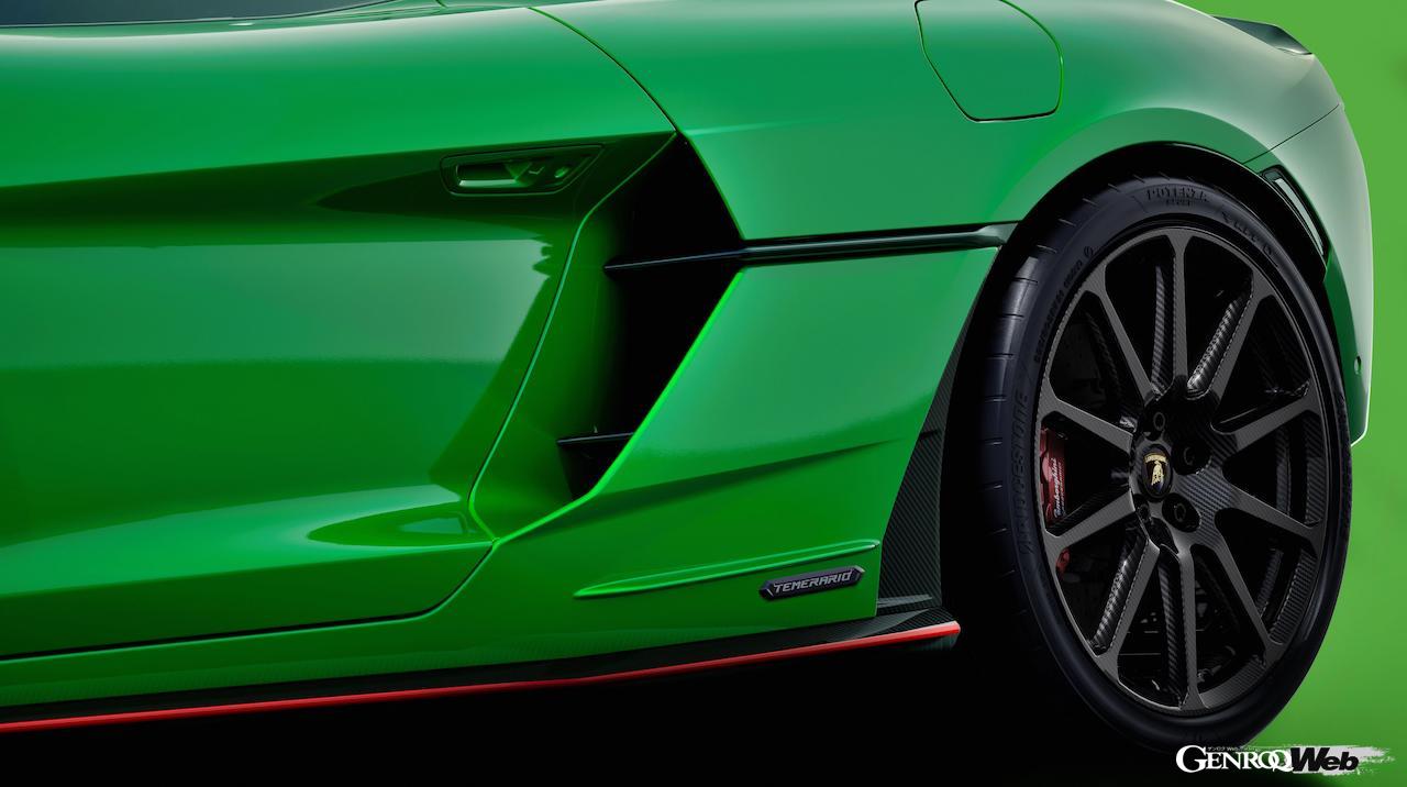 ハイブリッドパワートレインを搭載する「ランボルギーニ テメラリオ」のエクステリア。