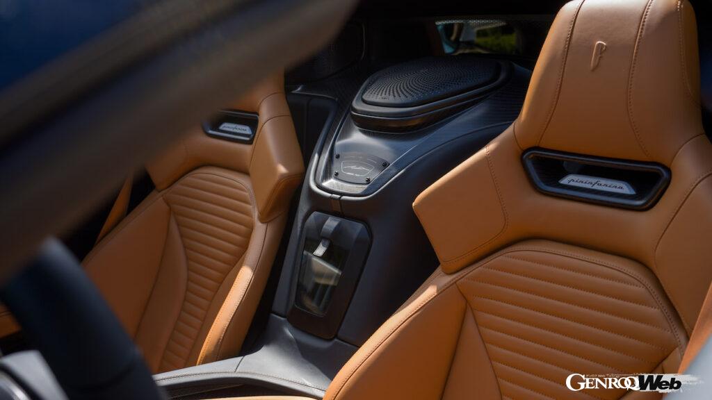 「ピニンファリーナ バッティスタ タルガメリカ」のコクピット。