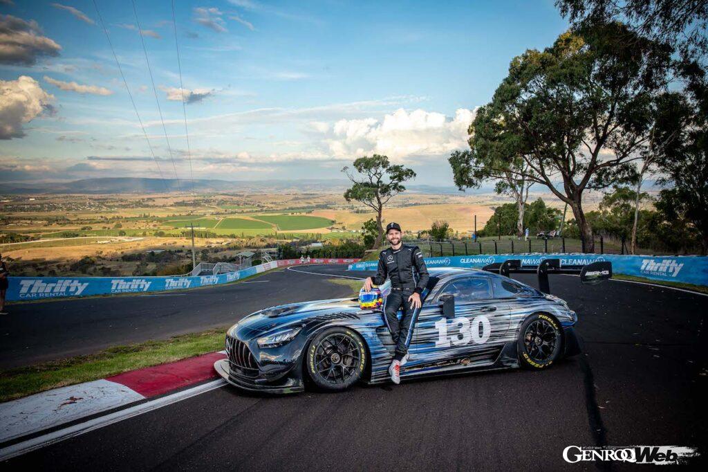 バサースト12時間の舞台となる、オーストラリアの「マウント・パノラマ・サーキット」で、プロトタイプを駆ったジュール・グーノンがタイムアタックを実施。コースレコードを2秒以上更新する1分56秒605をマークしている。