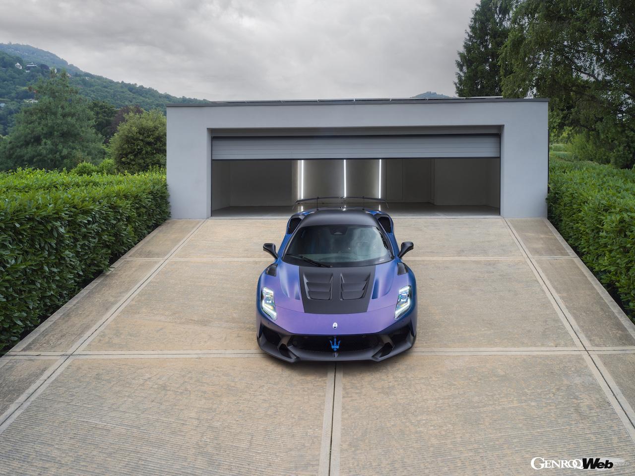 公道走行可能なレーシングカー、「マセラティ GT2 ストラダーレ」のエクステリア。