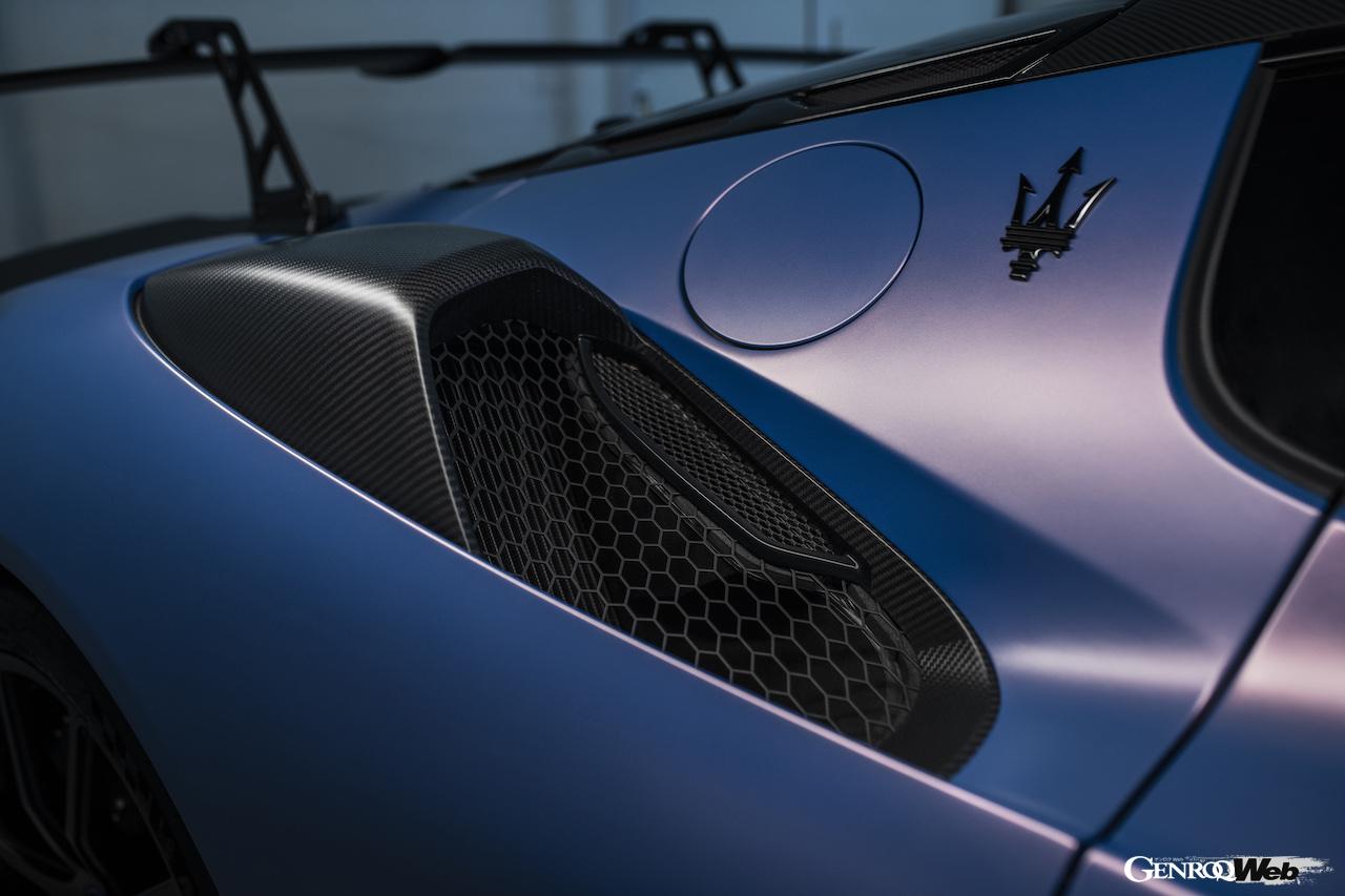 公道走行可能なレーシングカー、「マセラティ GT2 ストラダーレ」のエクステリア。