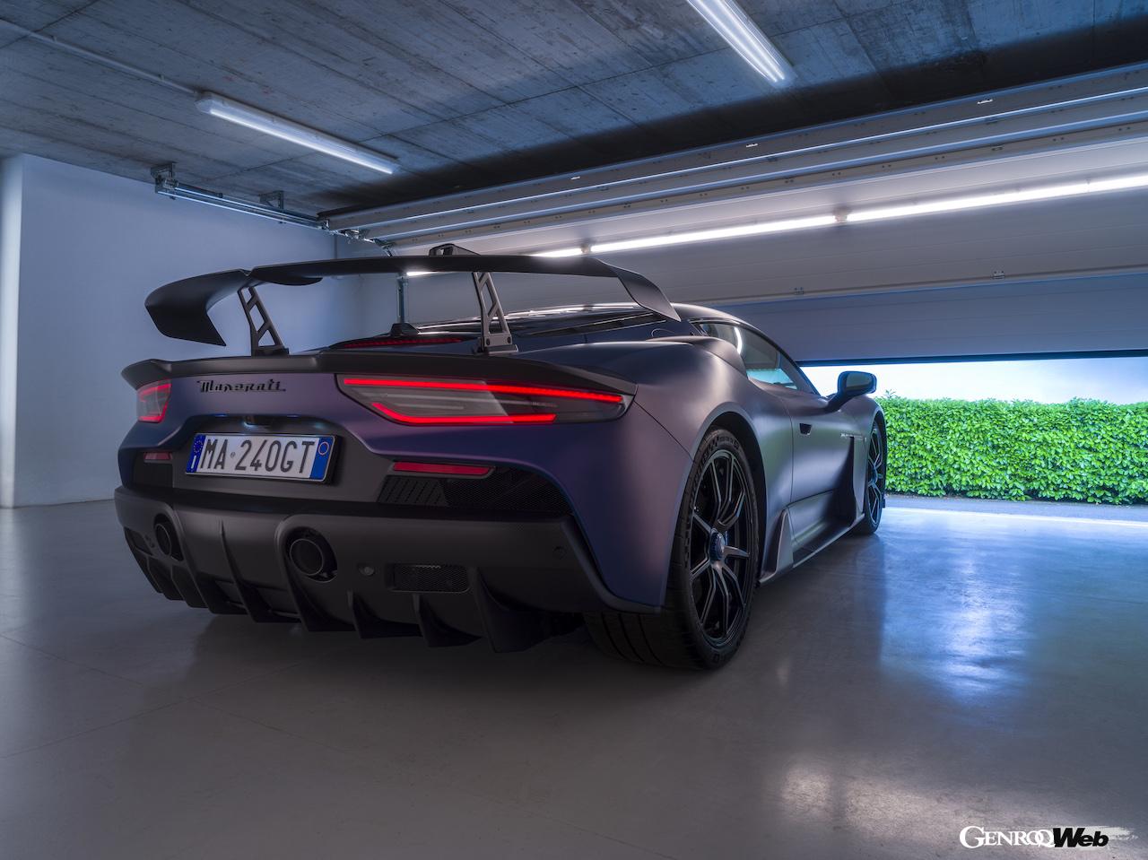 公道走行可能なレーシングカー、「マセラティ GT2 ストラダーレ」のエクステリア。