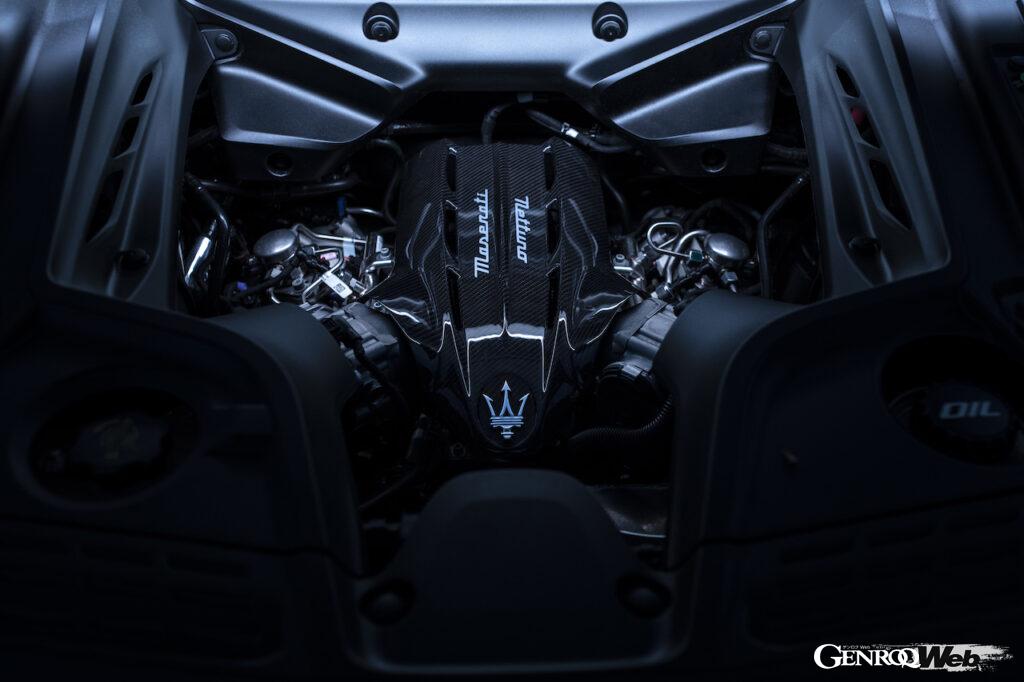 GTシリーズに向けてマセラティが開発したレーシングカー「GT2」をベースに開発された、公道走行可能モデル。GT2由来のエアロダイナミクスに加えて、MC20から10PSアップした、最高出力640PSを発揮する。