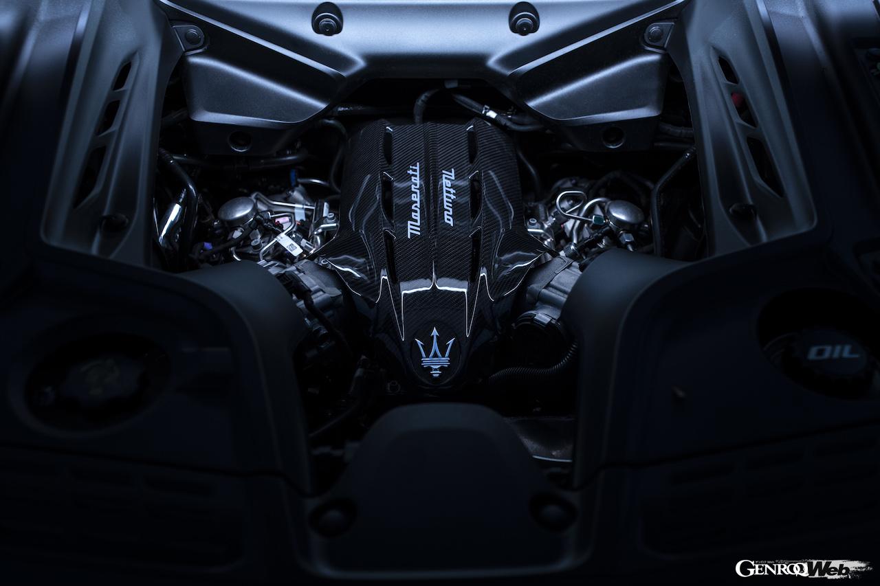 GTシリーズに向けてマセラティが開発したレーシングカー「GT2」をベースに開発された、公道走行可能モデル。GT2由来のエアロダイナミクスに加えて、MC20から10PSアップした、最高出力640PSを発揮する。