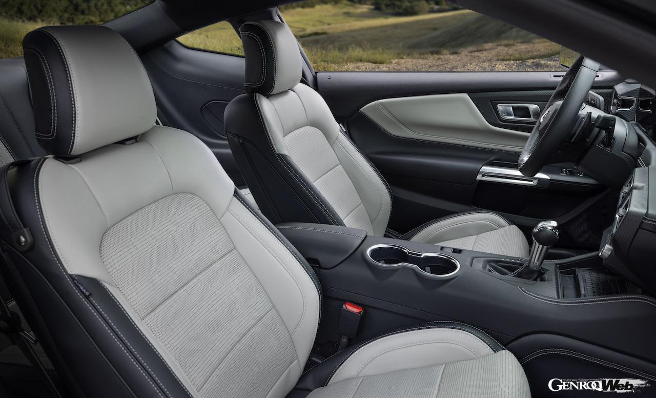 「フォード マスタング 60th アニバーサリー パッケージ」のインテリア。