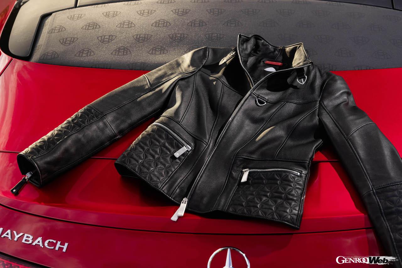 メルセデス・マイバッハ SL 680 モノグラム シリーズに合わせて販売が開始された、キュレーションコレクション。コレクションには、レザージャケット、スニーカー、スカーフ、トートバッグ、ドッグバッグをラインナップする。