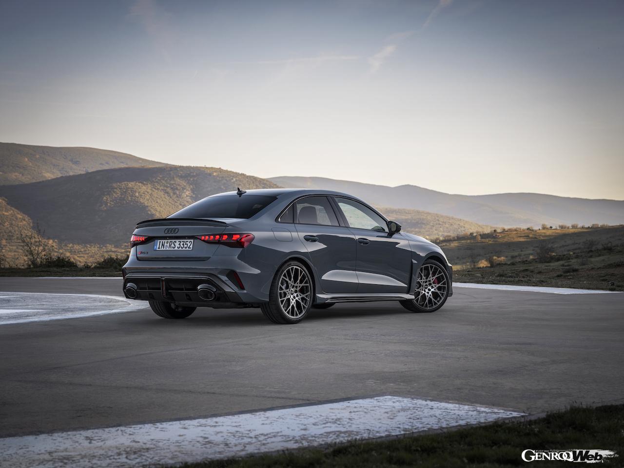 「アウディ RS 3 セダン」改良新型のエクステリア。