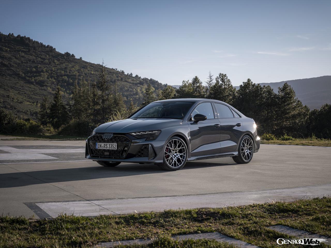 「アウディ RS 3 セダン」改良新型のエクステリア。