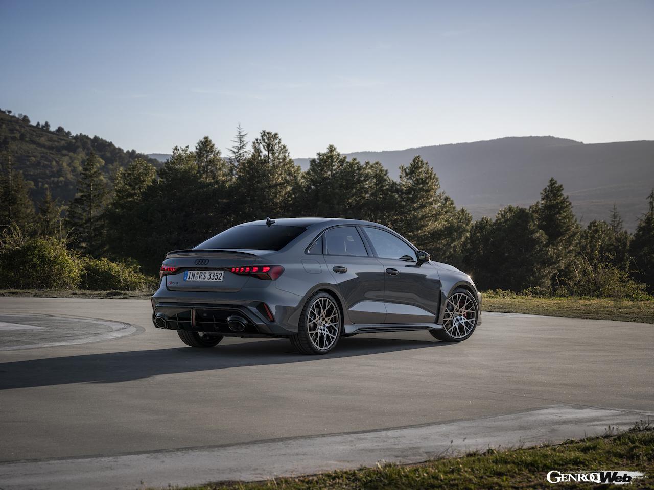 「アウディ RS 3 セダン」改良新型のエクステリア。