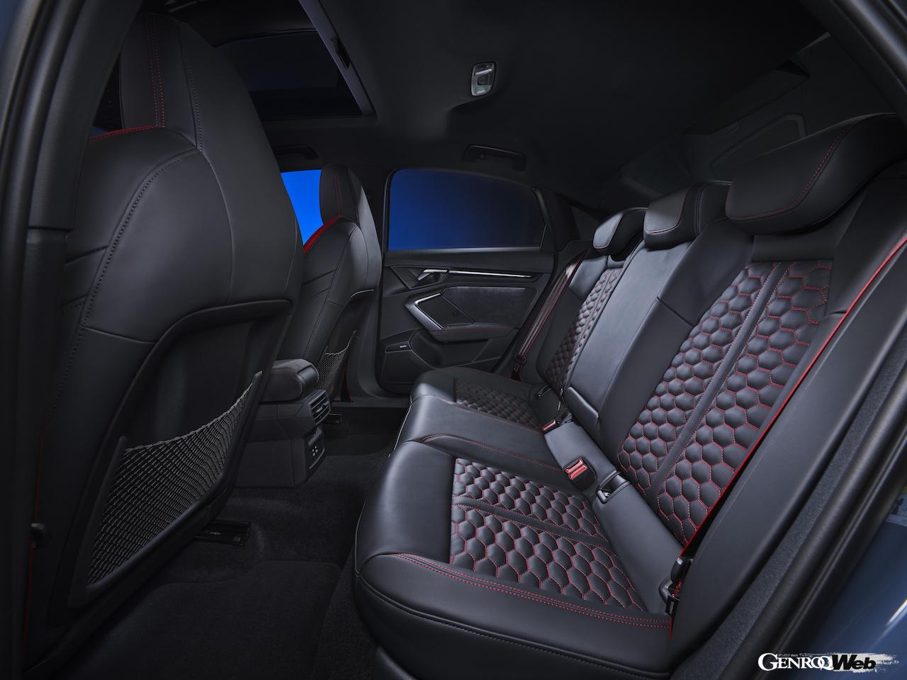 「アウディ RS 3 セダン」改良新型のインテリア。