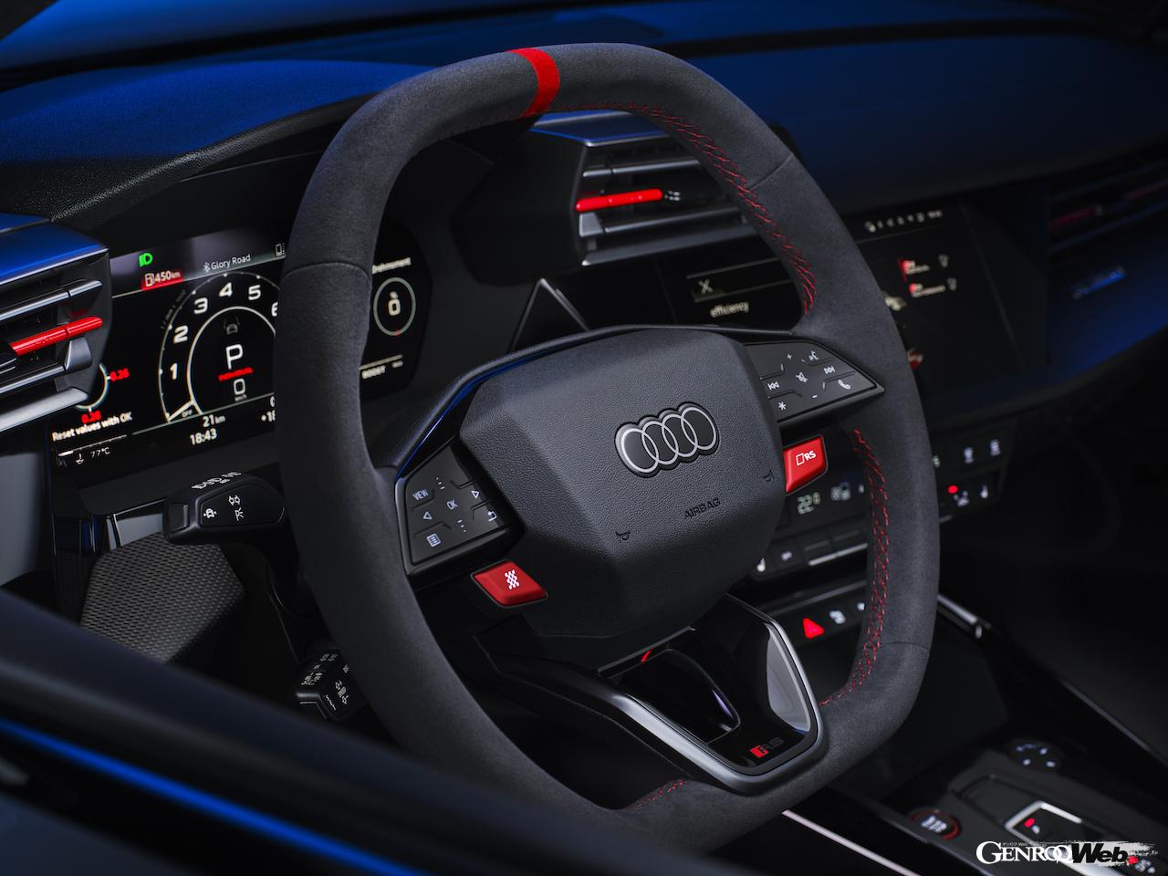 「アウディ RS 3 セダン」改良新型のインテリア。