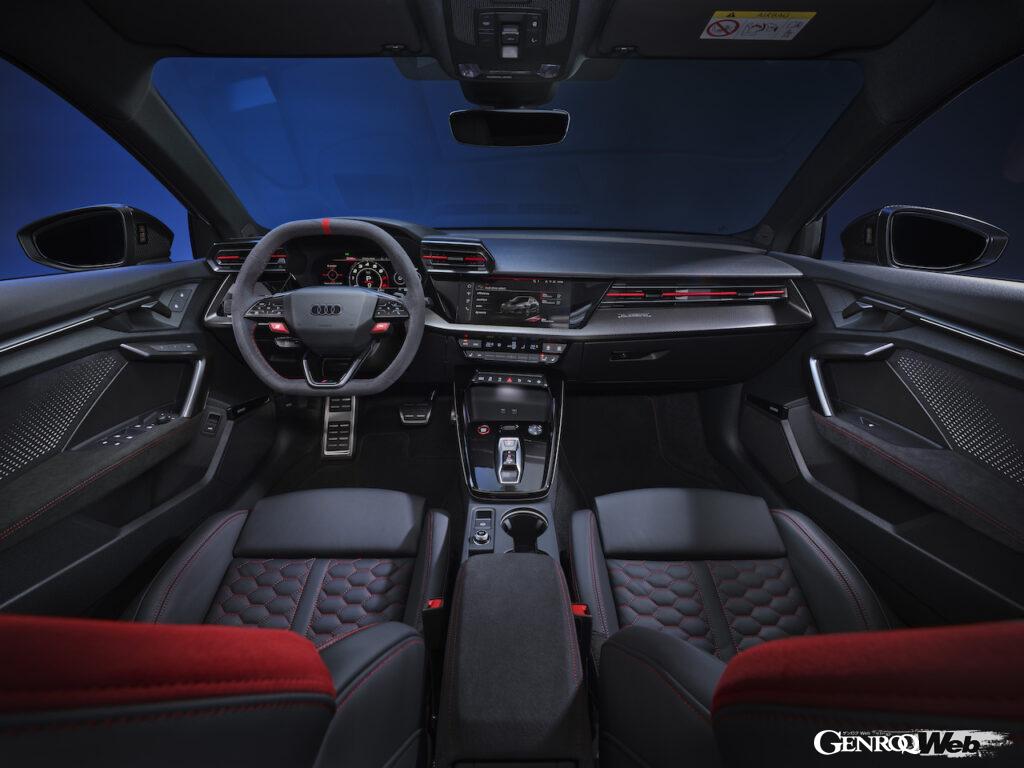 「アウディ RS 3 セダン」改良新型のインテリア。