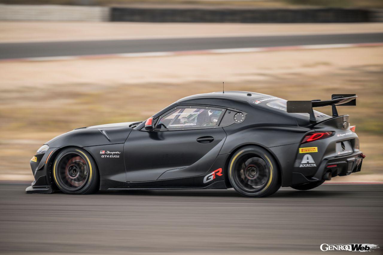 カスタマー向けレーシングカー「GR スープラ GT4 EVO2」の走行シーン。