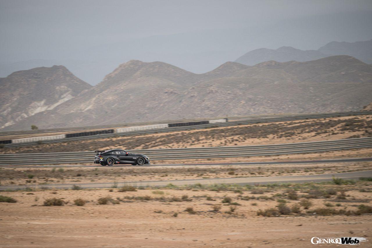 カスタマー向けレーシングカー「GR スープラ GT4 EVO2」の走行シーン。