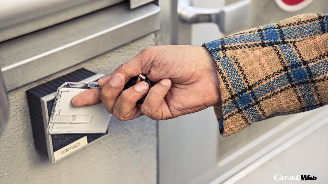 ルカ・トラッツィがオーダーした「ポルシェ 993 スピードスター」の製作過程。