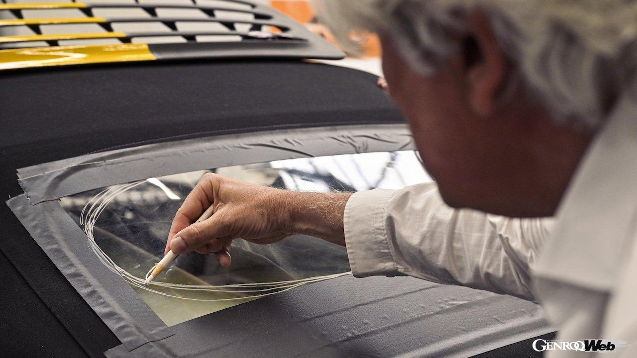 ルカ・トラッツィがオーダーした「ポルシェ 993 スピードスター」の製作過程。