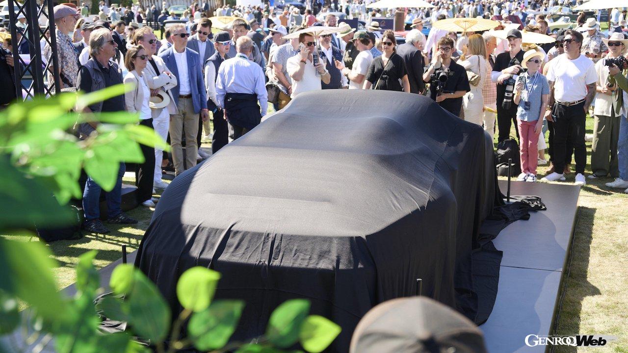 モントレー・カーウィークで公開された、ルカ・トラッツィがオーダーした「ポルシェ 993 スピードスター」。