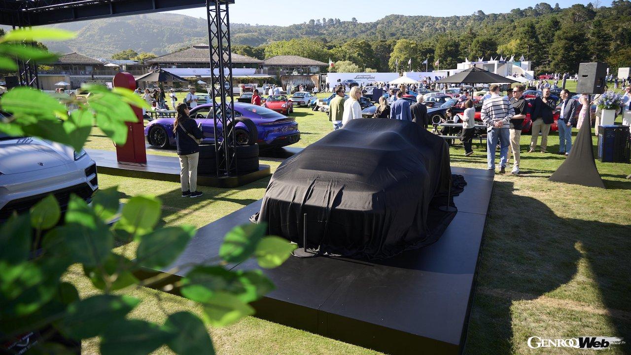 モントレー・カーウィークで公開された、ルカ・トラッツィがオーダーした「ポルシェ 993 スピードスター」。