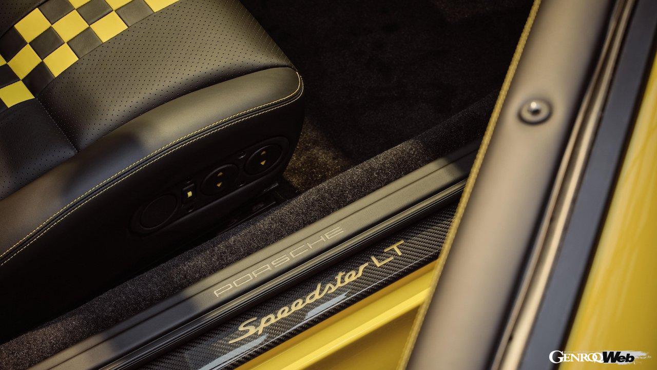 ルカ・トラッツィがオーダーした「ポルシェ 993 スピードスター」のインテリア。