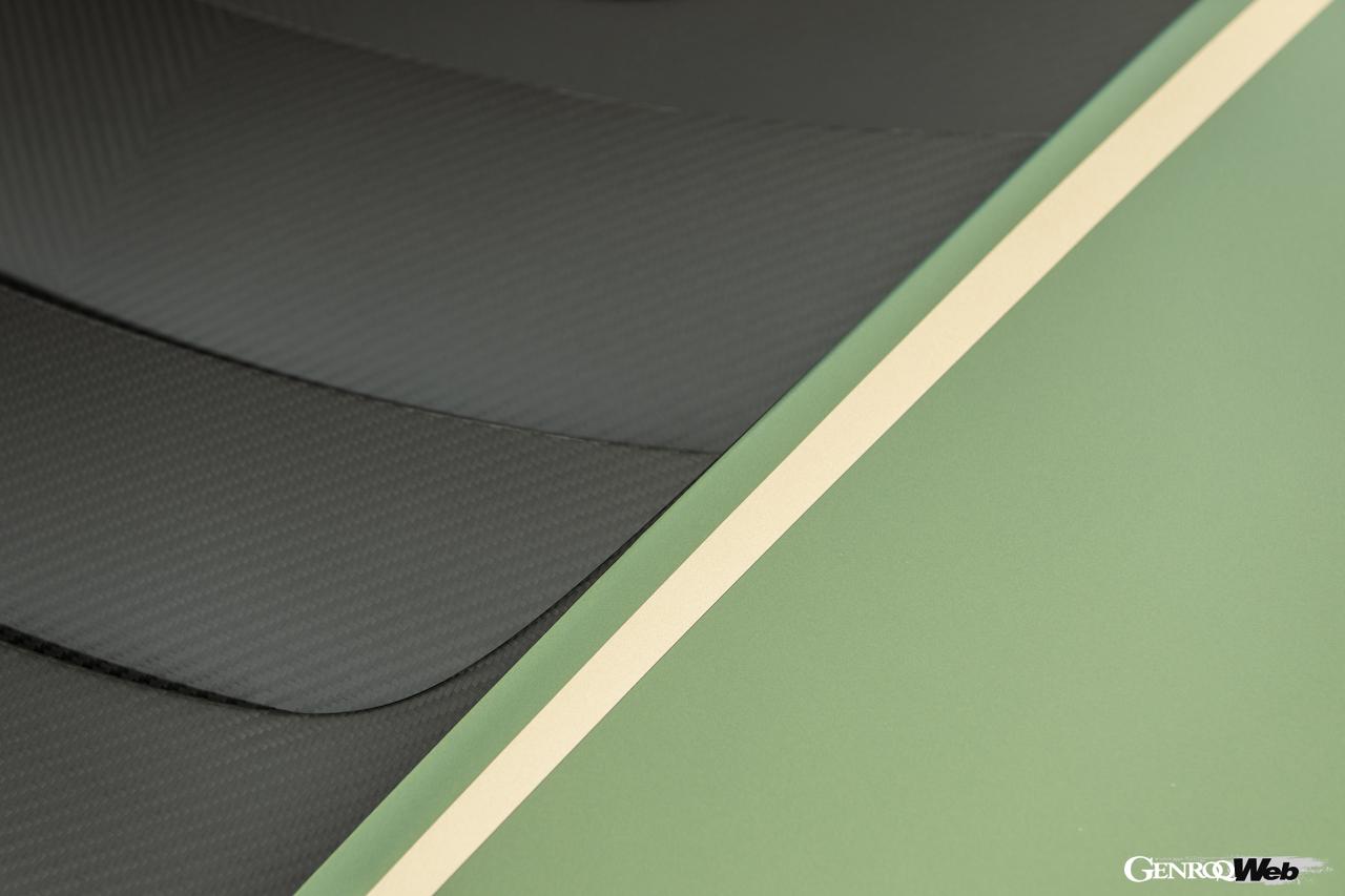 ヘネシー ヴェノム F5 ステルス シリーズのネイキッド・カーボンファイバー製コンポーネント。