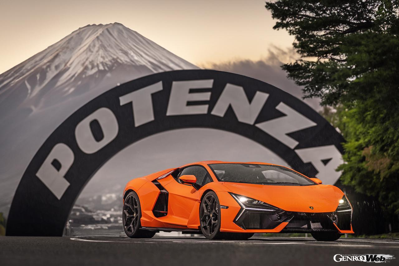 2023年からランボルギーニはブリヂストンを、オフィシャルテクニカルパートナーに認定。ウラカン ステラートやレヴエルトへの新車装着に加えて、様々な共同プロジェクトも実施している。