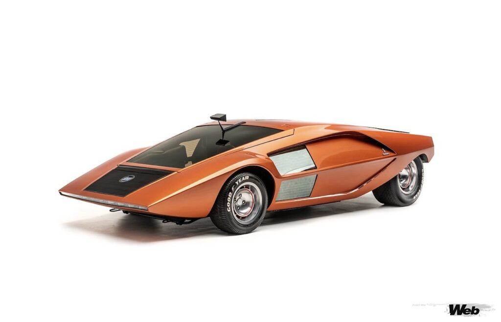 ストラトスが公開された1971年のトリノー・ショーの1年前、同じトリノ・ショーにおいて、衝撃的なウッジシェイプボディを纏ったストラトス HF ゼロが公開された。今回、ペブルビーチに出品された車両は2000年にフルレストアが施されている。