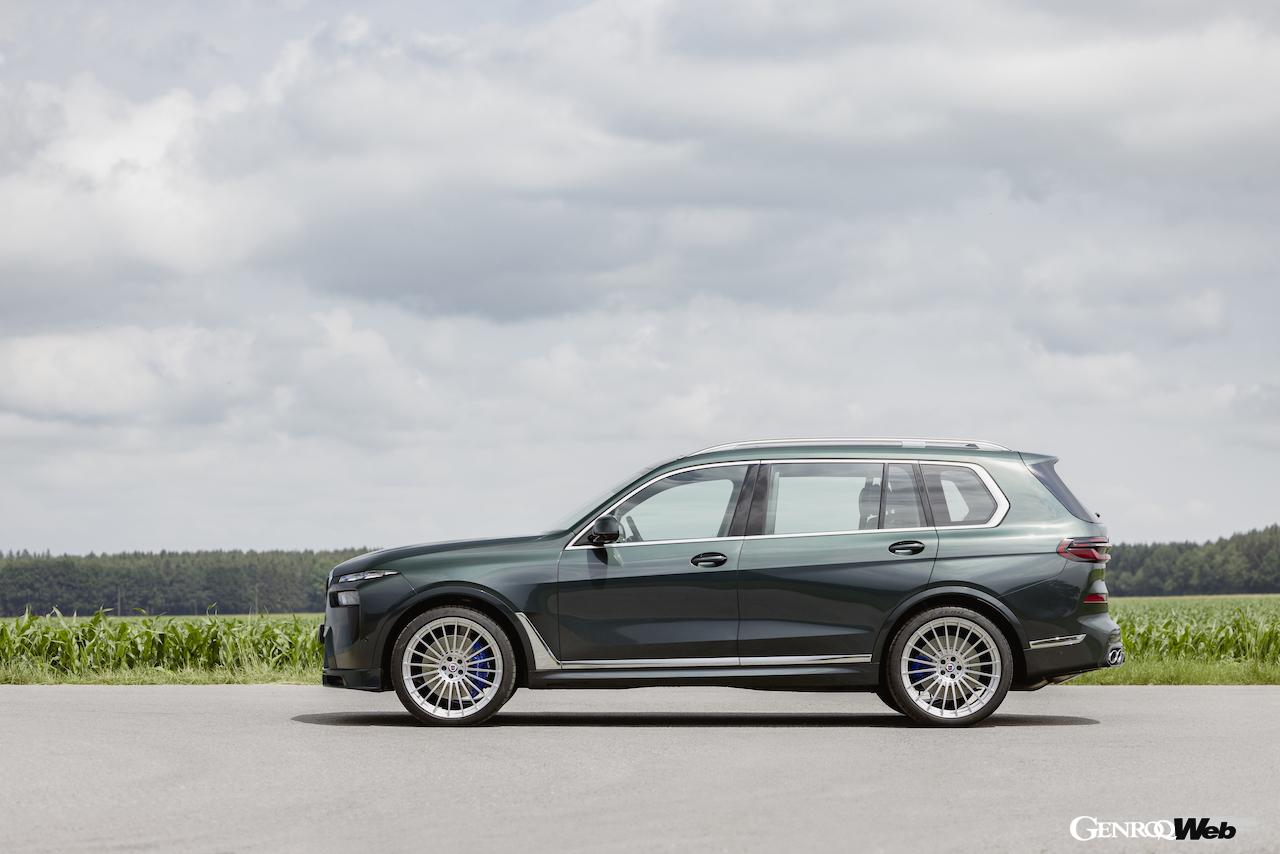 ドライブモードにより、40mmの車高調整機能を持つ「2アクスル・エアサスペンション」は、アルピナ専用のダンパーとアライメントを備える。