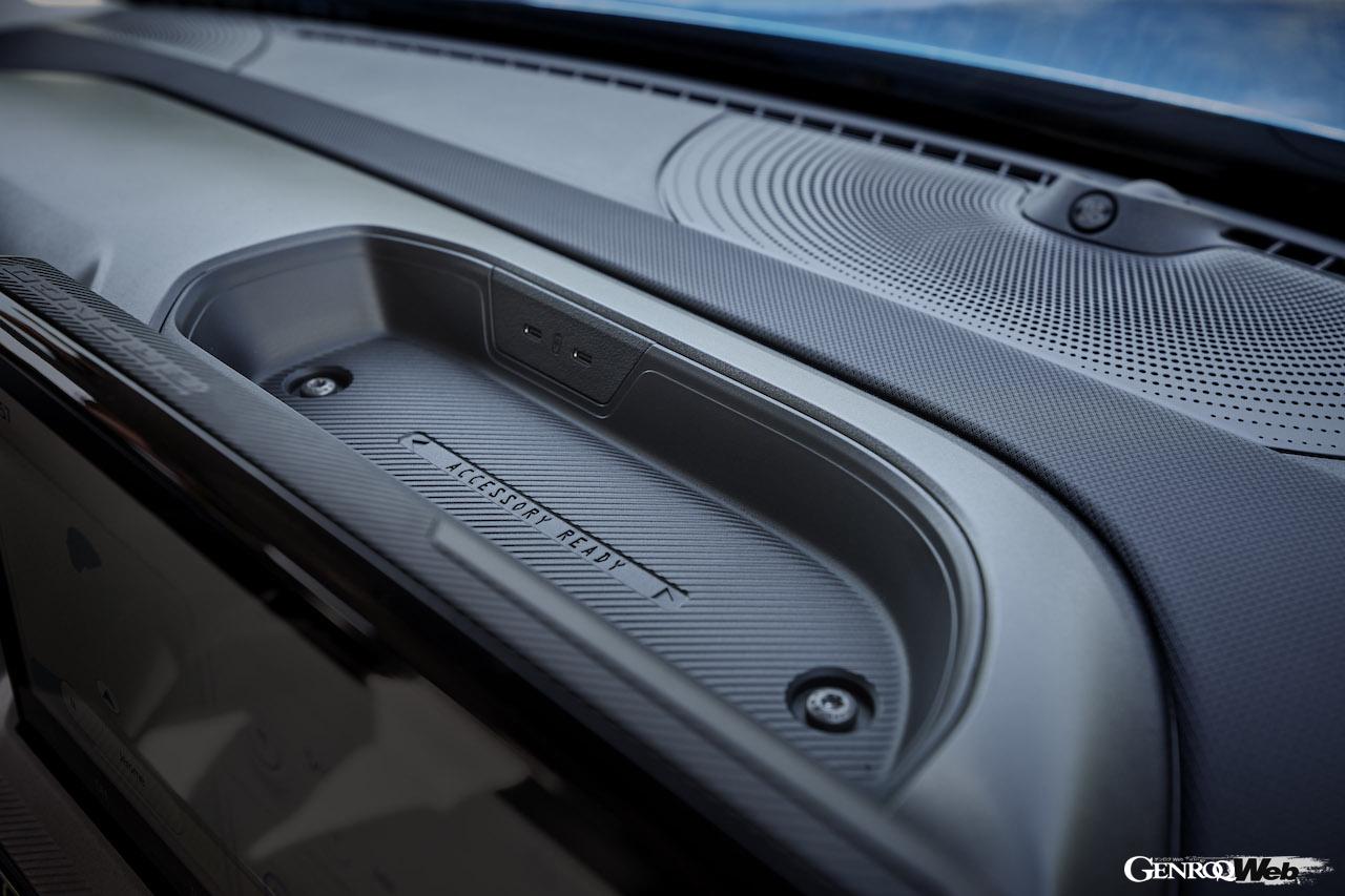 様々なアクセサリーに対応する「Bring Your Own Device」トレイ。