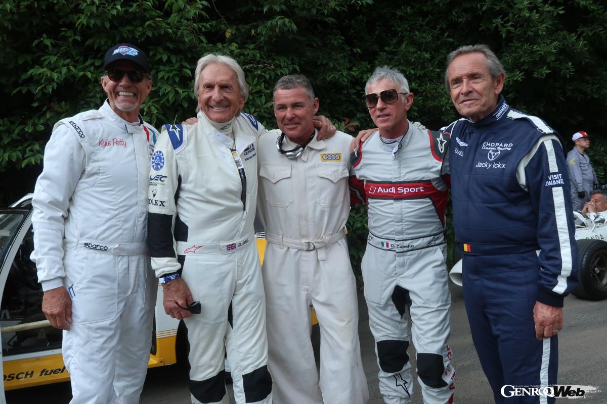 右からジャッキー・イクス、リナルド・カペッロ、トム・クリステンセン、デレック・ベルと元NASCARドライバーのカイル・ペティ。