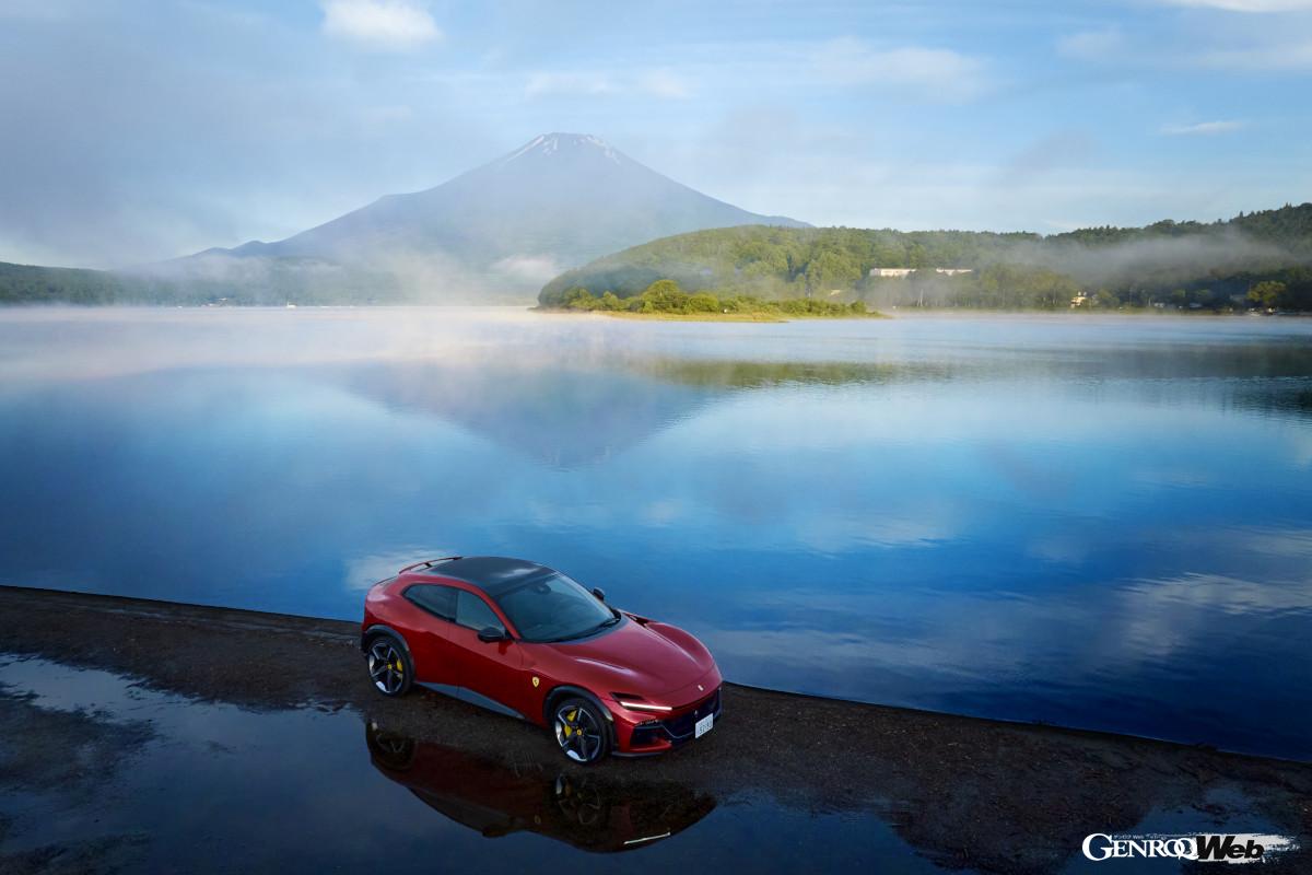 富士五湖で富士山の威容を望む。