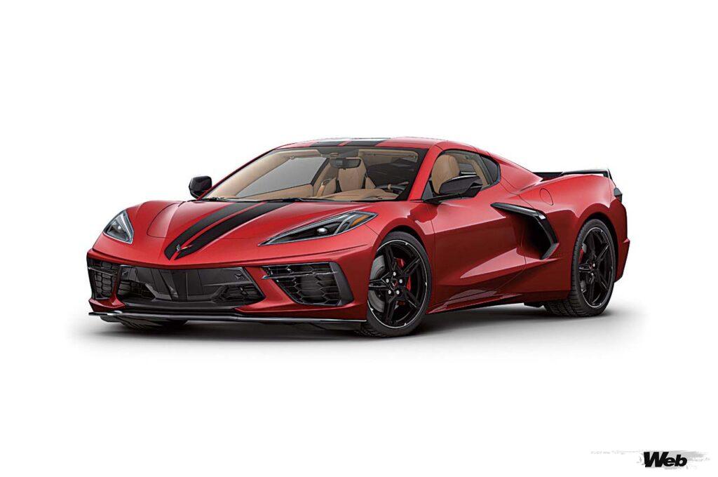 【6.2リッターV8エンジンを彩る特別限定車「レッドフレイムシリーズ」も登場】6.2リッター V8を彩る「エンジンアピアランスパッケージ」を装着したレッドフレイムシリーズ。クーペではビジブルカーボンファイバーの加飾パネルが、コンバーチブルではルーフ開閉時にエンジンを垣間見ることのできるクリアウインドウ付きエンジンベイパネルを日本で初搭載。アメリカンスポーツの魂をさらに際立たせる仕様とした。クーペ3LT(1740万円)とコンバーチブル(1890万円)に設定され、ボディカラーはレッドとブラック。販売台数は合計40台だ。