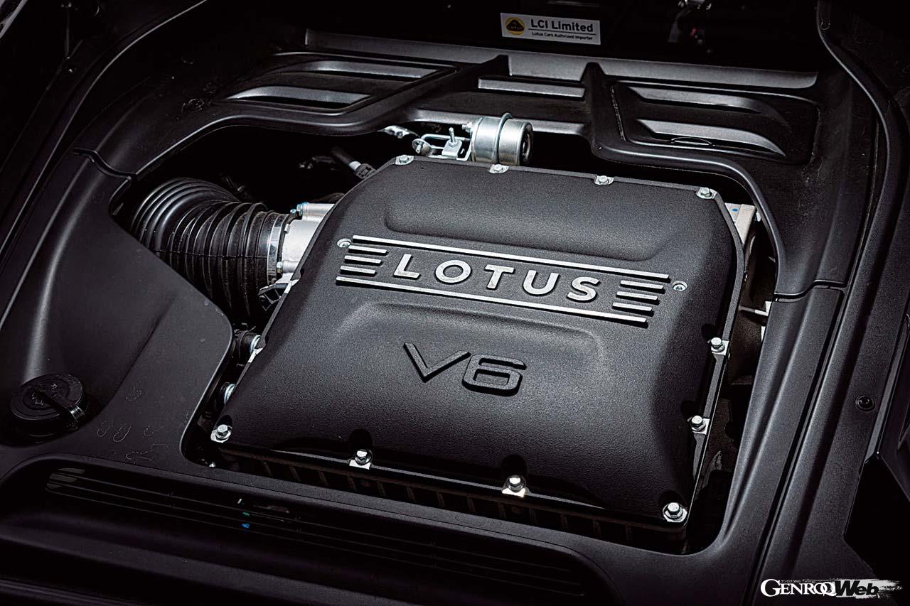 エヴォーラやエキシージでもおなじみの3.5リッターV6スーパーチャージャーは、トヨタ製2GR-FE型がベース。許容回転数は6800rpm。試乗車のトランスミッションは6速ATだが、6速MTも選べる。0-100km/h加速も最高速も、実はV6の方が速い。