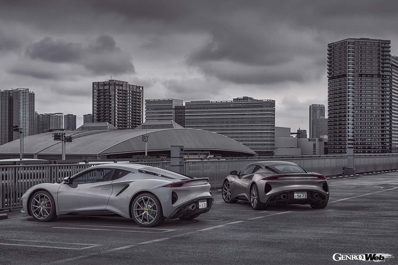 V6の半年後に発表されたエミーラの2.0リッター4気筒バージョンがようやく日本に上陸した。この2台、スペックだけを比較するならば最高出力で40PS、最大トルクは同じ、車重は53kg、価格は88万円違うだけである。さらに内外装はごく細かな部分以外まったく共通ときた。ロータスはなぜエミーラに2種類のモデルを用意したのか？ 早速確認へ連れ出してみた。