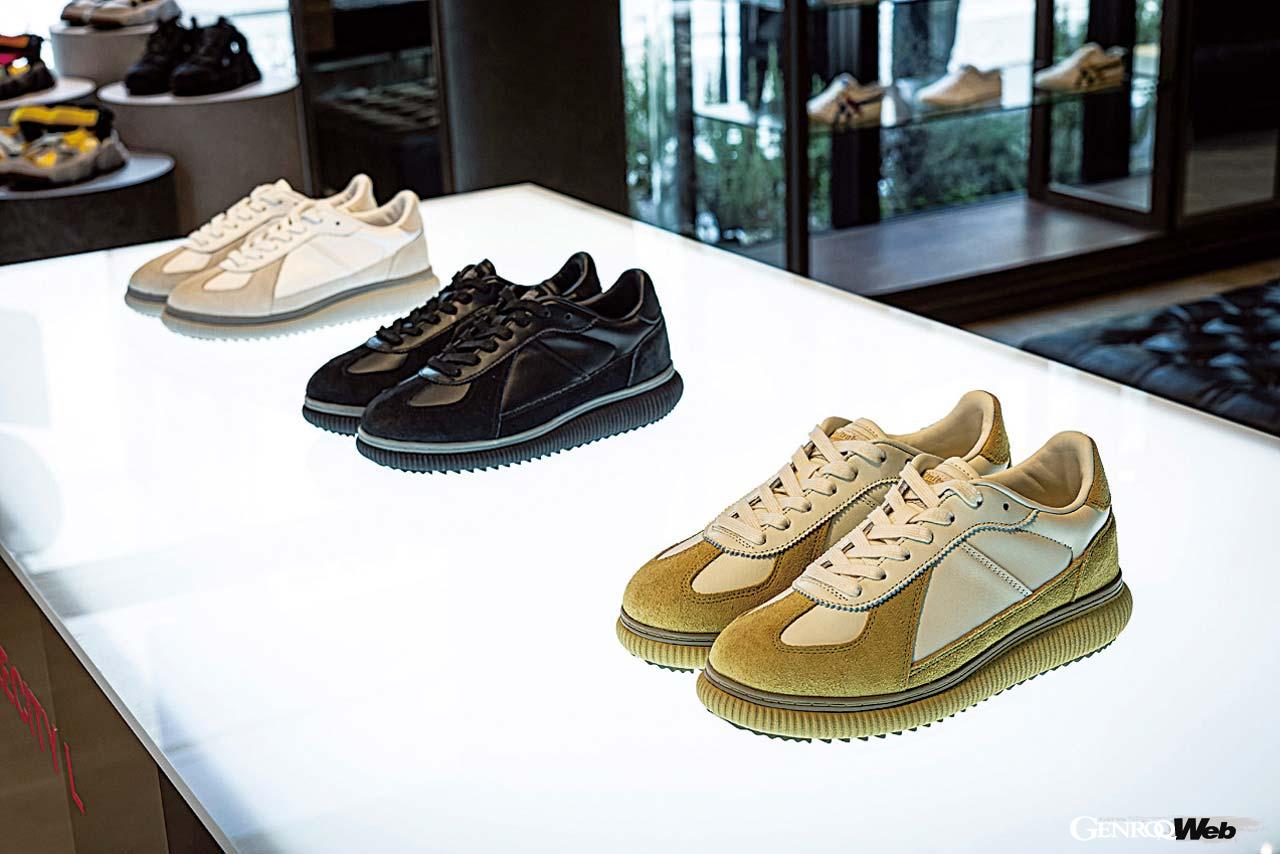 最近特に人気が高いという「DELECTY L」。カジュアルなファッションによく合う、男女を問わないデザインだ。