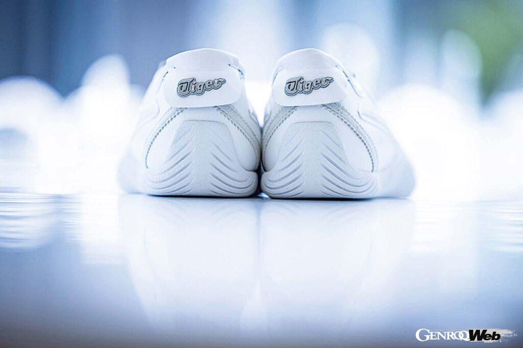 2024年秋、初めてのドライビングシューズが登場する。75年のノウハウが込められたその秘密を次号でレポートする。