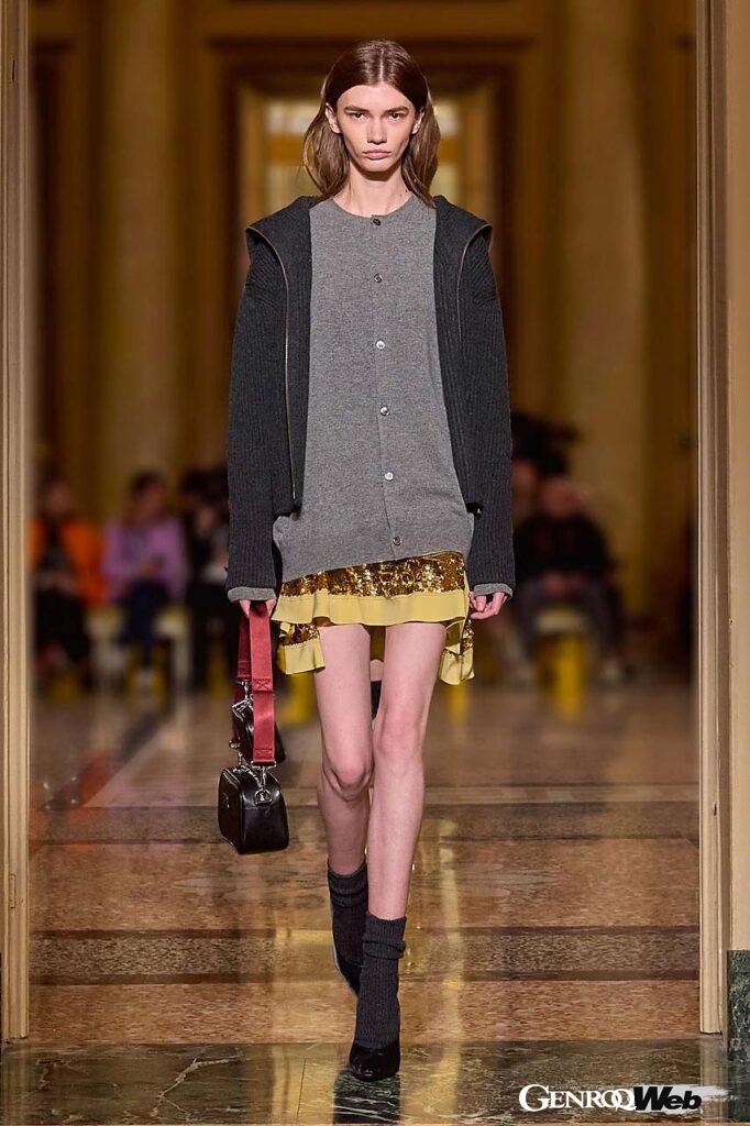 現在は靴だけでなくアパレルも展開するファッションブランドとなった。ミラノファッションウィークには2021年から参加している。