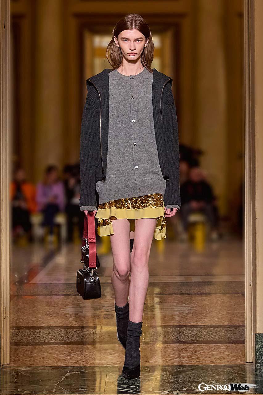 現在は靴だけでなくアパレルも展開するファッションブランドとなった。ミラノファッションウィークには2021年から参加している。