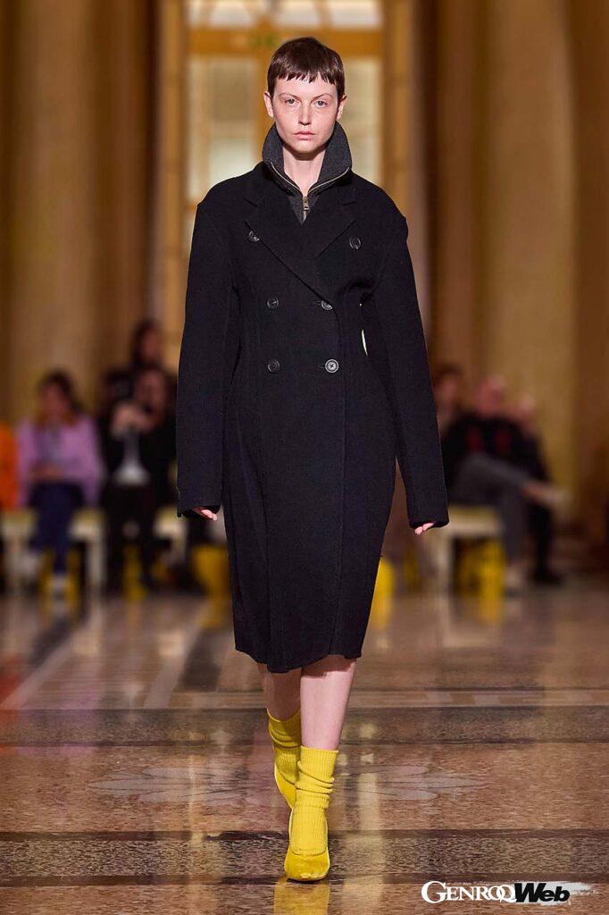 現在は靴だけでなくアパレルも展開するファッションブランドとなった。ミラノファッションウィークには2021年から参加している。