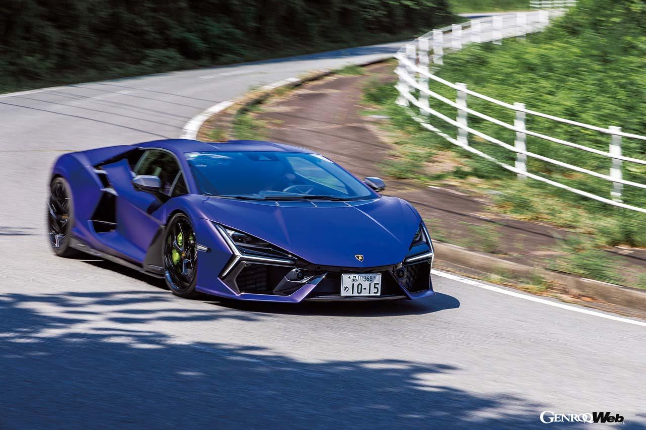 ランボルギーニミッドシップ縦置き12気筒の系譜はレヴエルトに引き継がれた。パワートレインはPHVという大きな進化を遂げたが、それは走りにどのような影響をもたらしたのか。アヴェンタドールSVJとの比較を通して明らかにしていこう。