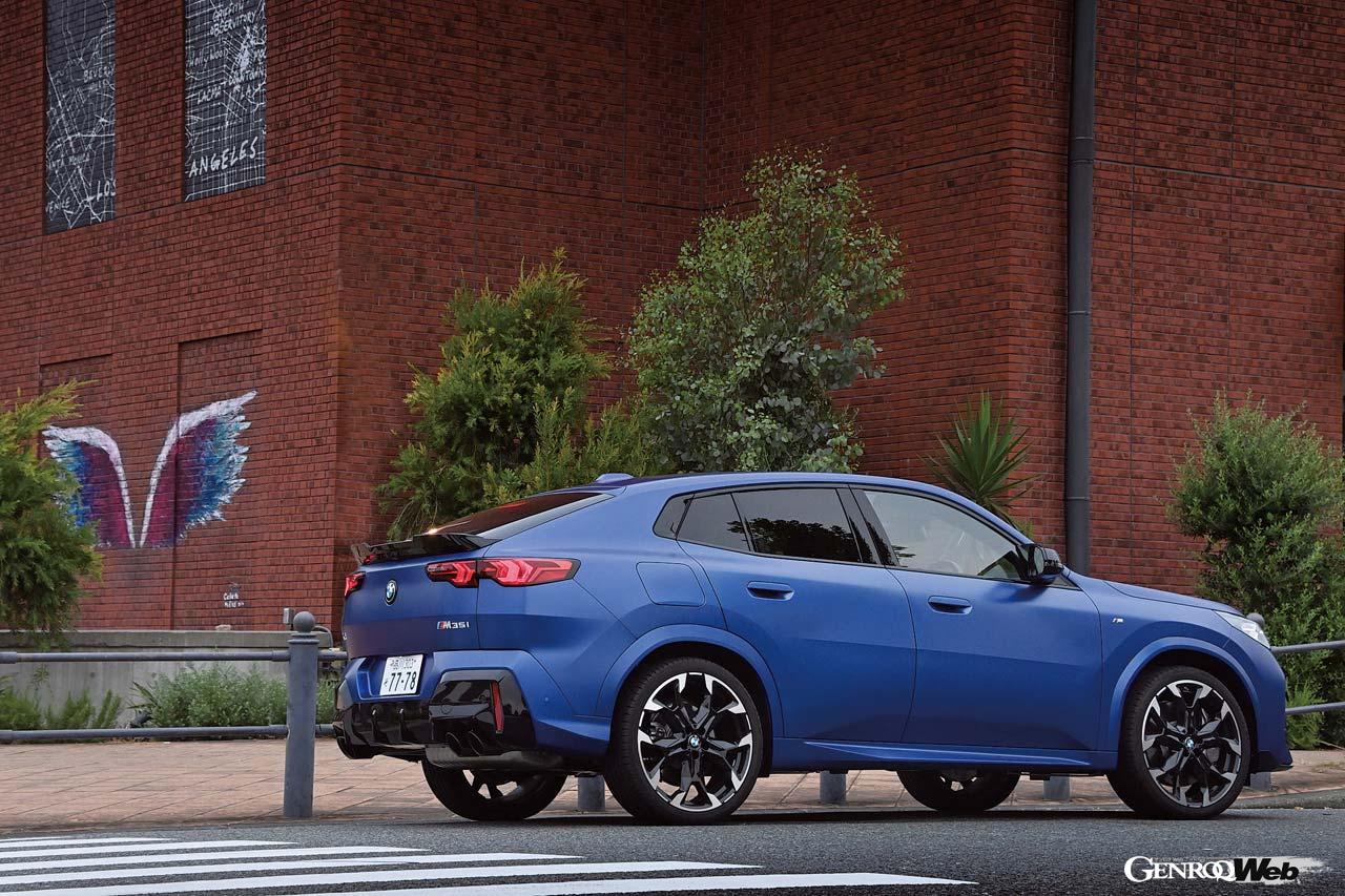 第2世代に進化を果たしたクーペSUVのX2に最強バージョンが追加された。317PS/400Nmのアウトプットを誇る2.0リッター直4ターボを搭載し、AWDを採用するホットクーペSUVだ。洗練さと獰猛さを併せ持つX2 M35の走りを堪能してきた。