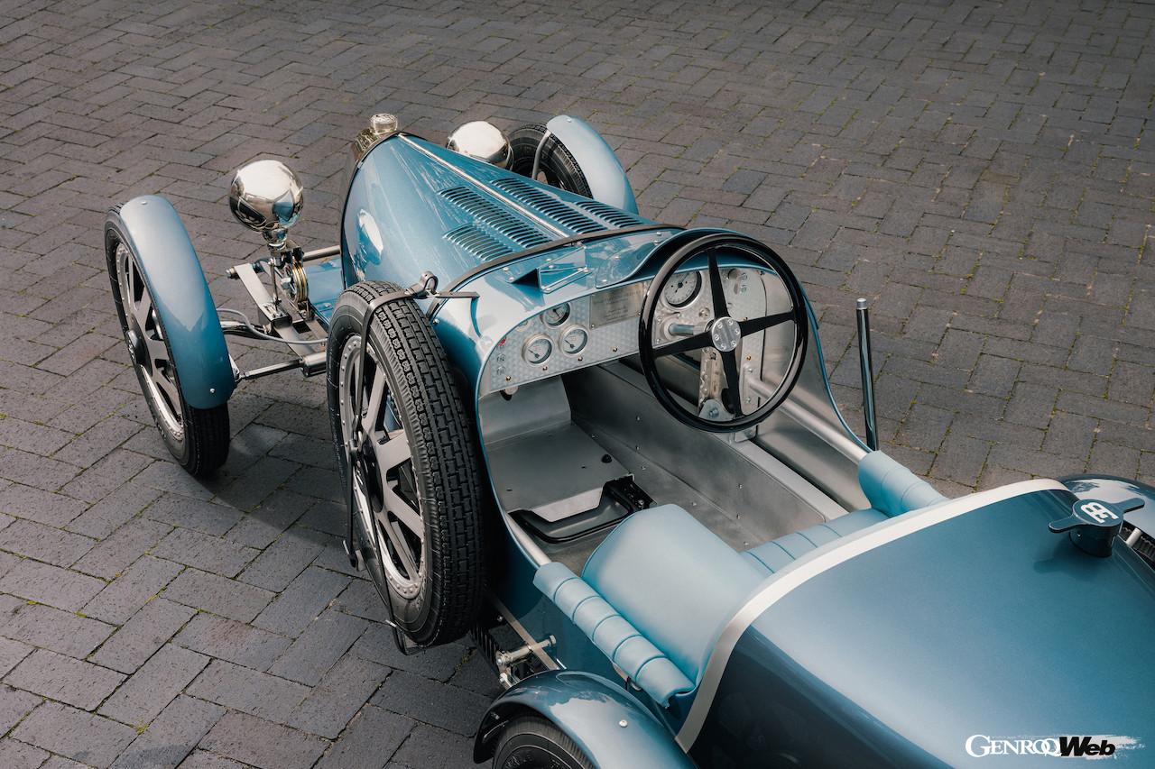 「ベイビーII トゥールビヨン・エディション」のコクピット。