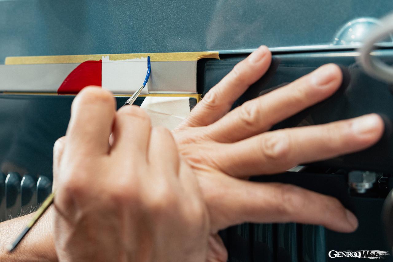 ヘドリー・スタジオの職人によって、ハンドメイドで製造される「ベイビーII トゥールビヨン・エディション」。