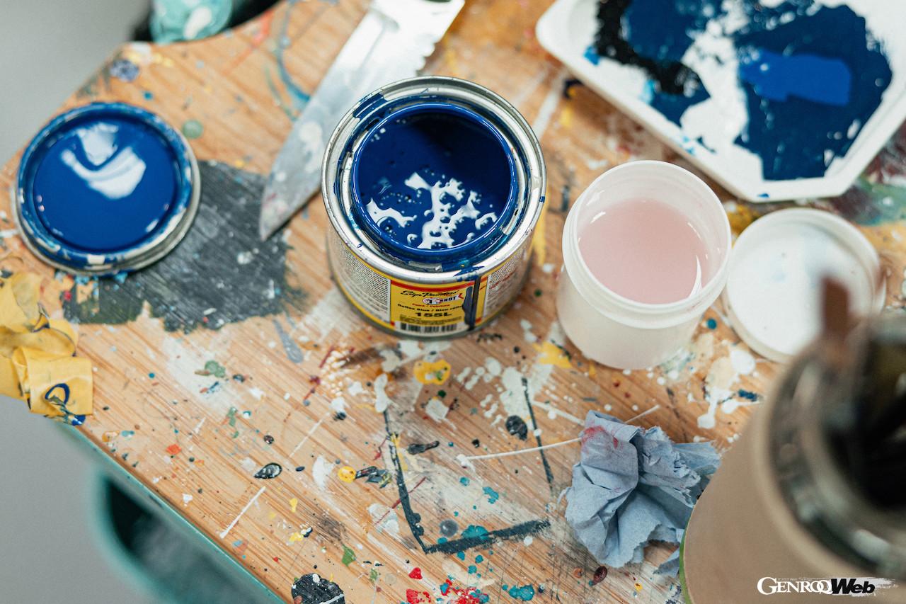 ヘドリー・スタジオの職人によって、ハンドメイドで製造される「ベイビーII トゥールビヨン・エディション」。