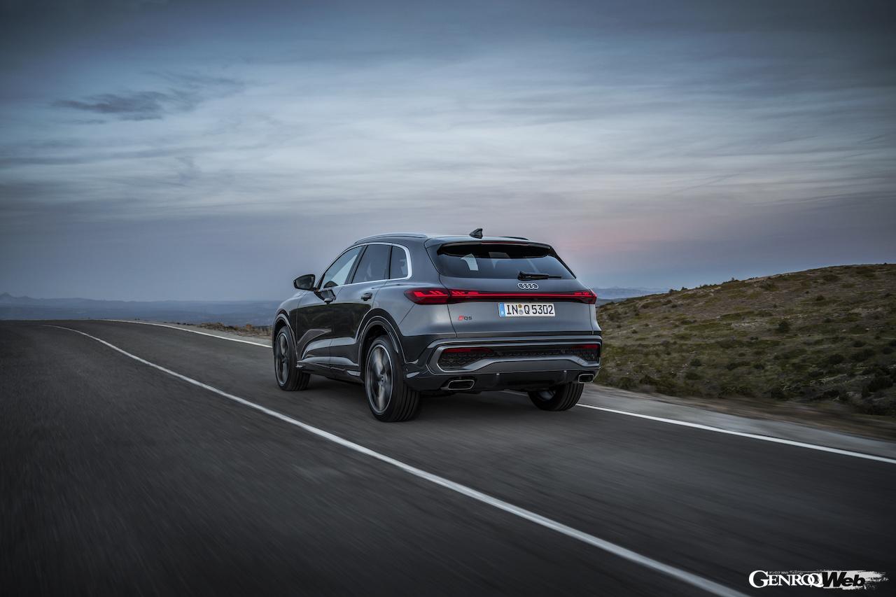 PPCベースの新世代内燃機関モデル、新型「アウディ Q5」の走行シーン。