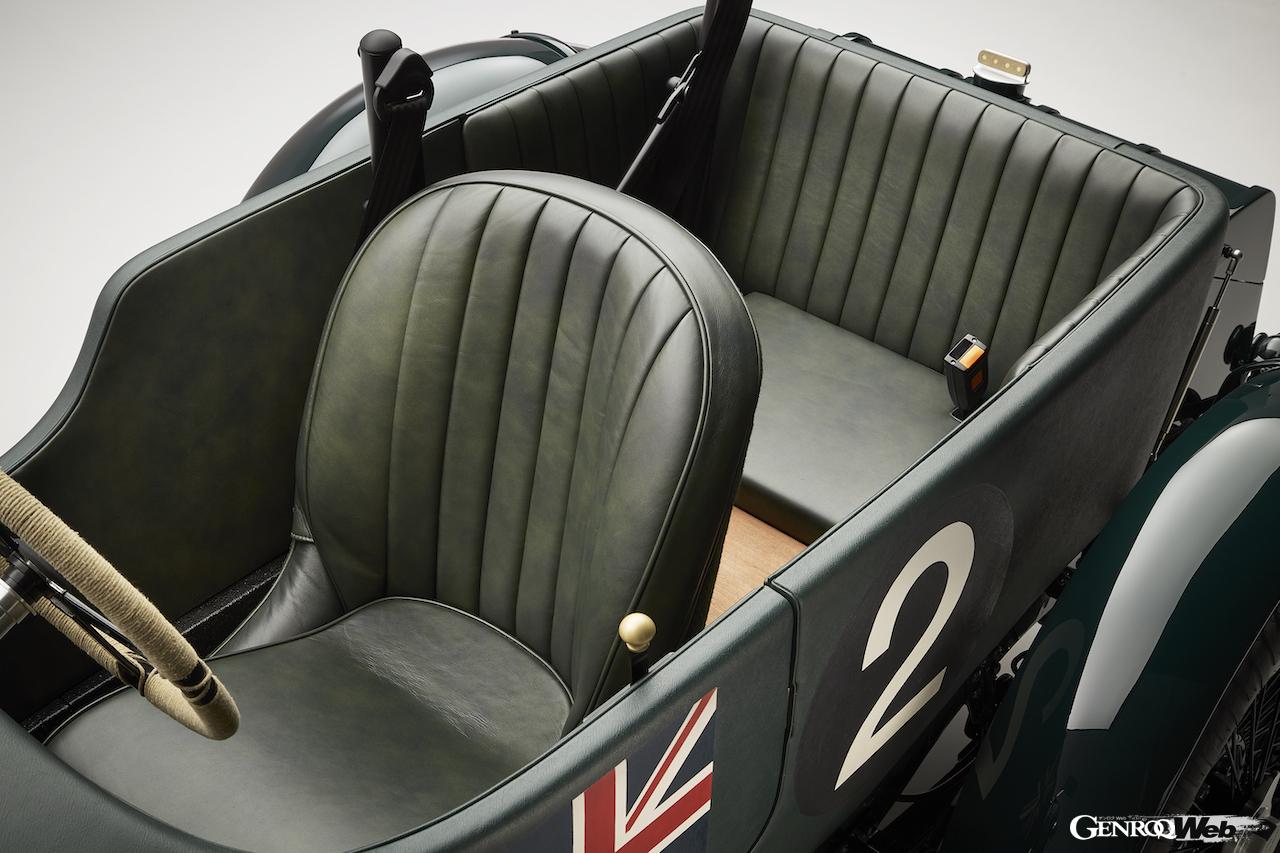 電動ミニチュアカー「ベントレー ブロワー ジュニア」のインテリア。