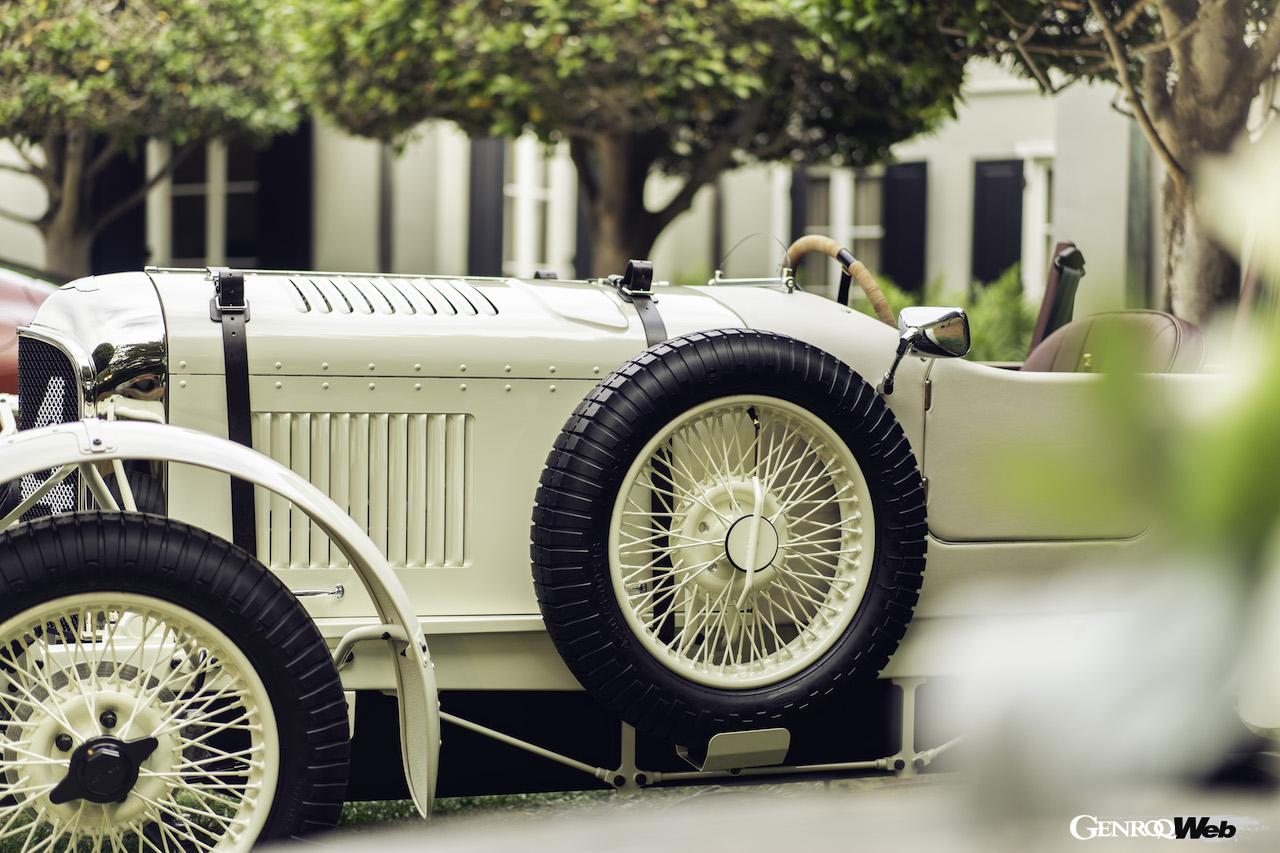 今年のモントレー・カーウィークで展示された、コンフィギュレーション仕様の「ホワイト・パック」。