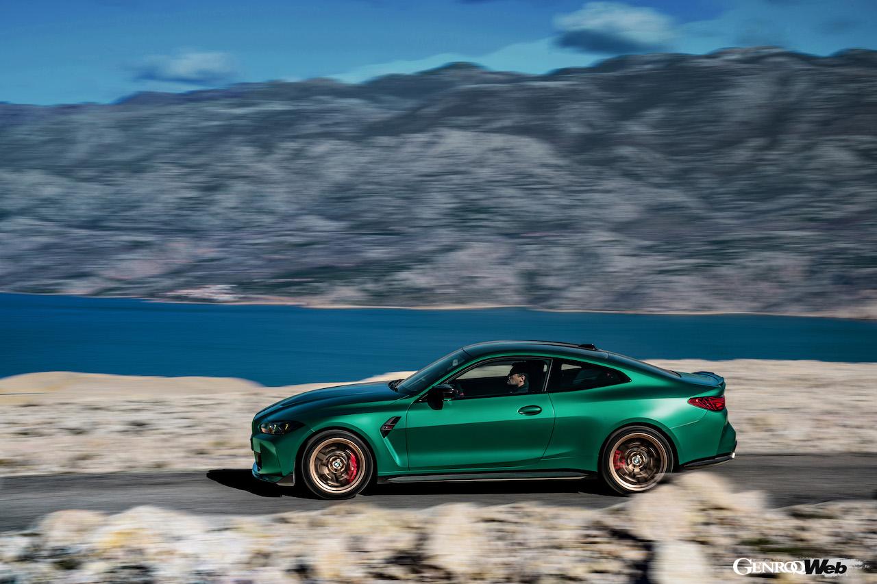 日本市場に40台限定導入される「BMW M4 CS」の走行シーン。