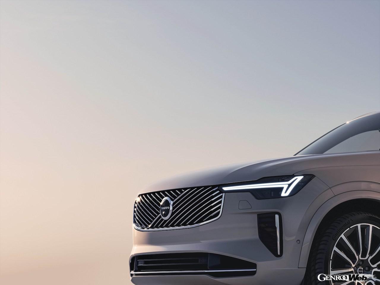 内外装をアップデートした「ボルボ XC90」改良新型のエクステリア。